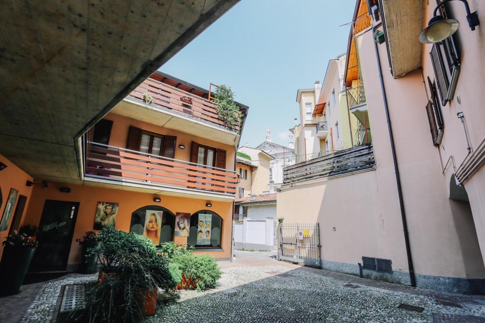 Flat Mazzini 6 Alzano Lombardo Exterior foto